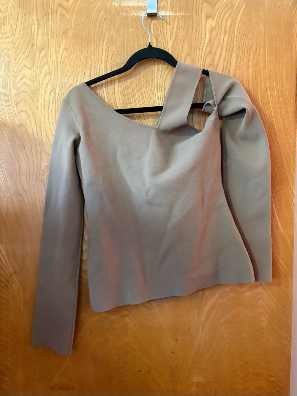Nanushka Olivia Asymmetric One-Shoulder cut out Long Sleeve Top - Taupe S - Picture 8 of 9